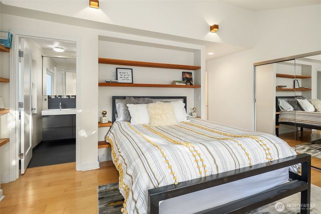 3530 W Laurelhurst Drive NE, Seattle, WA 98105