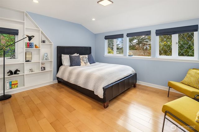 3530 W Laurelhurst Drive NE, Seattle, WA 98105