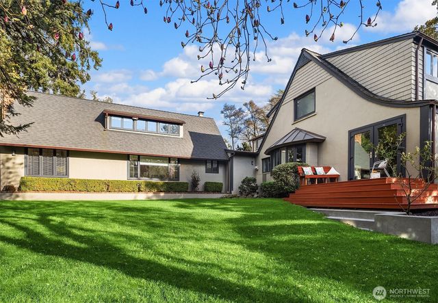 3530 W Laurelhurst Drive NE, Seattle, WA 98105