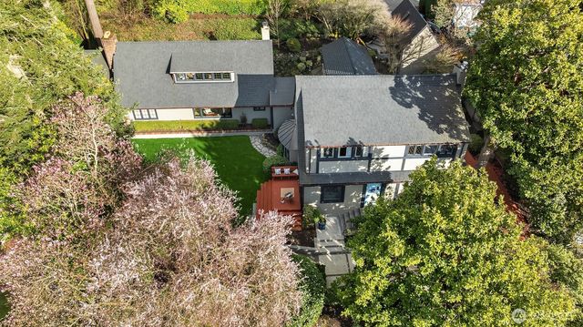 3530 W Laurelhurst Drive NE, Seattle, WA 98105