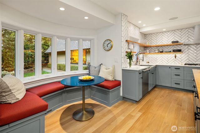 3530 W Laurelhurst Drive NE, Seattle, WA 98105