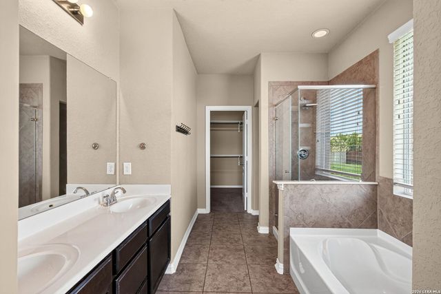 15950 Cardinal Pt, Selma, TX 78154