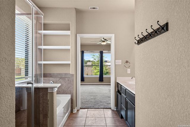 15950 Cardinal Pt, Selma, TX 78154