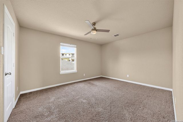 15950 Cardinal Pt, Selma, TX 78154