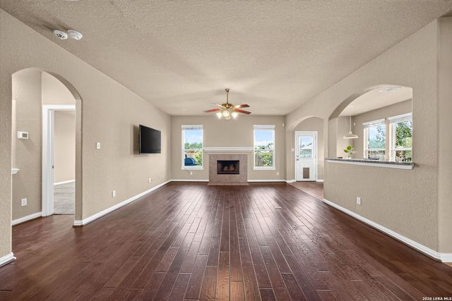 15950 Cardinal Pt, Selma, TX 78154