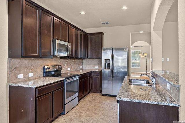 15950 Cardinal Pt, Selma, TX 78154