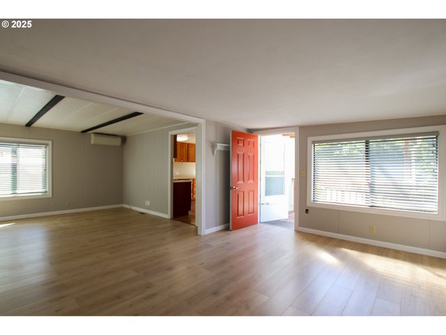 1600 RHODODENDRON Dr 279, Florence, OR 97439