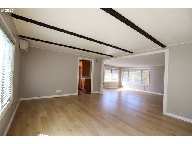 1600 RHODODENDRON Dr 279, Florence, OR 97439