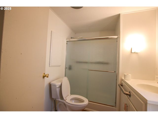 1600 RHODODENDRON Dr 279, Florence, OR 97439