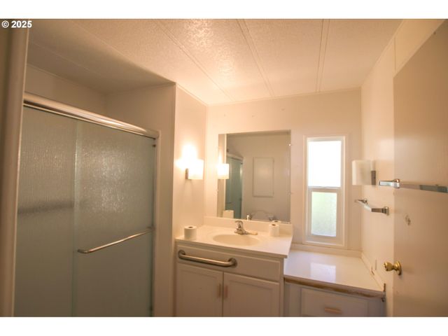 1600 RHODODENDRON Dr 279, Florence, OR 97439