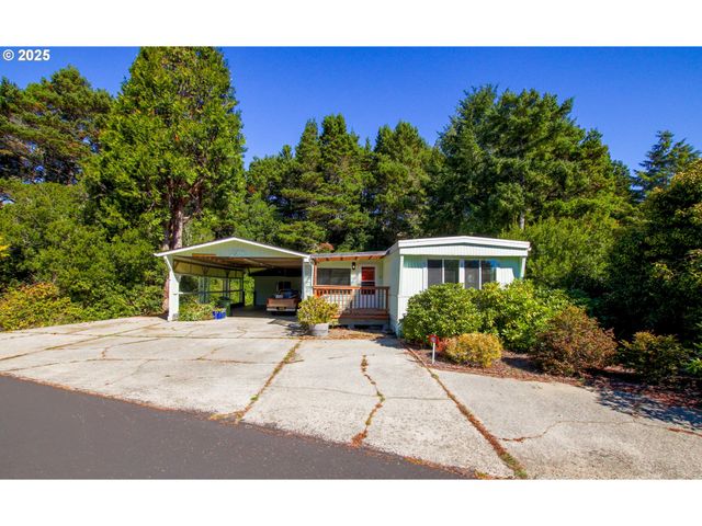 1600 RHODODENDRON Dr 279, Florence, OR 97439