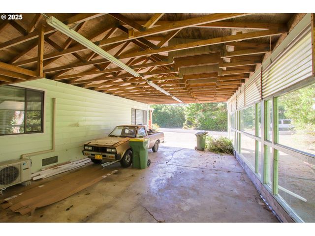 1600 RHODODENDRON Dr 279, Florence, OR 97439