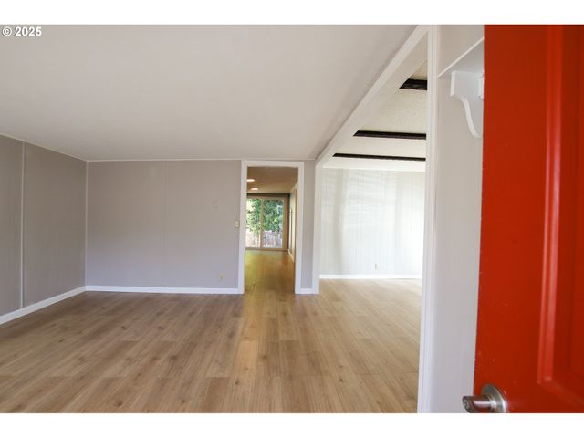 1600 RHODODENDRON Dr 279, Florence, OR 97439