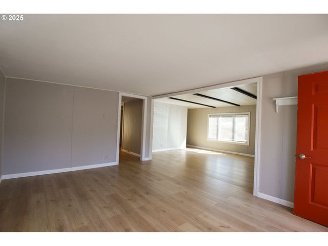 1600 RHODODENDRON Dr 279, Florence, OR 97439