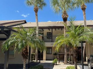 360 THREE LAKES LANE H, Venice, FL 34285