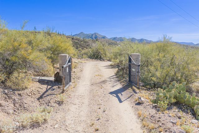 35220 S Rebel Pass --, Morristown, AZ 85342