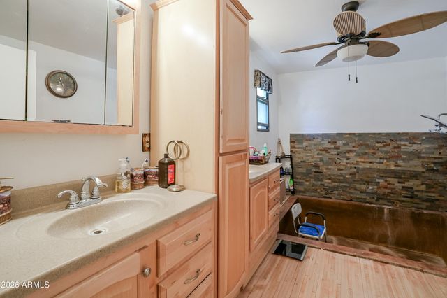 35220 S Rebel Pass --, Morristown, AZ 85342