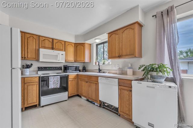 30869 Stephen Ct Court, Westland, MI 48185