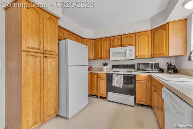 30869 Stephen Ct Court, Westland, MI 48185