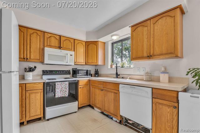 30869 Stephen Ct Court, Westland, MI 48185