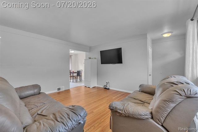 30869 Stephen Ct Court, Westland, MI 48185