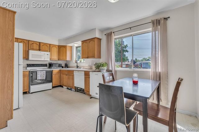 30869 Stephen Ct Court, Westland, MI 48185