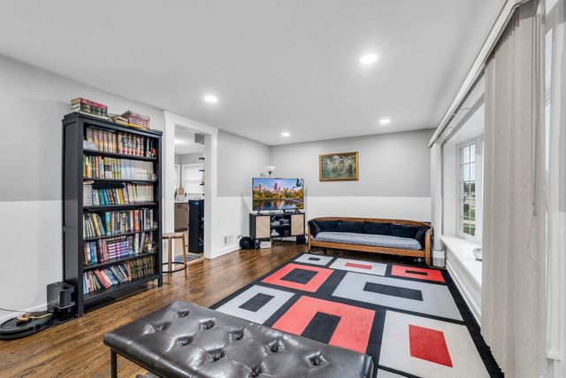 7424 Crawford Avenue, Skokie, IL 60076