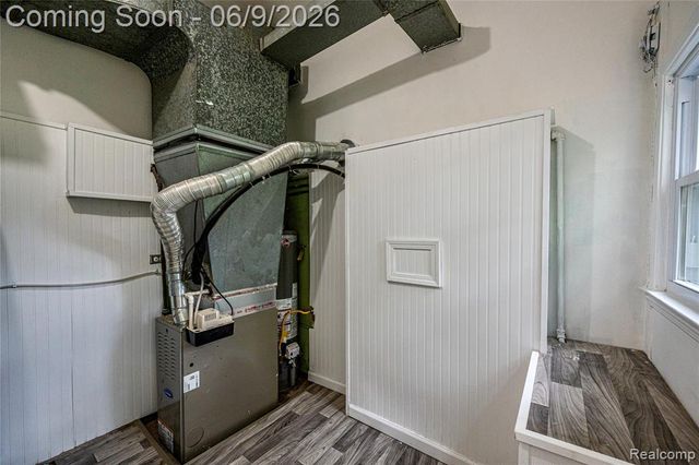 24221 Cloverlawn Street, Oak Park, MI 48237