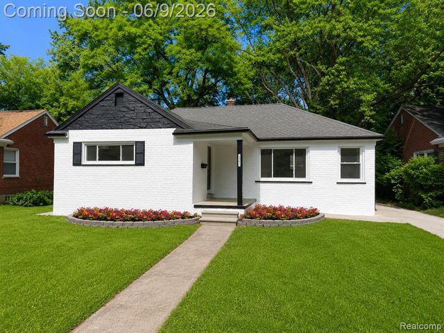 24221 Cloverlawn Street, Oak Park, MI 48237