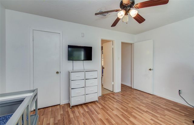 2711 N Belgravia Drive, Pearland, TX 77584