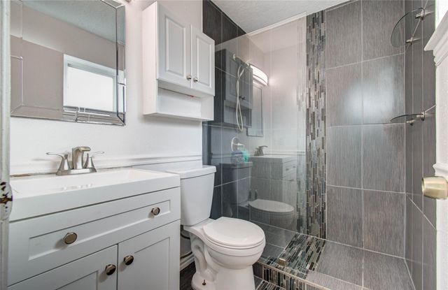 2711 N Belgravia Drive, Pearland, TX 77584