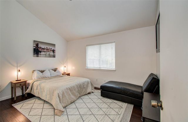 2711 N Belgravia Drive, Pearland, TX 77584