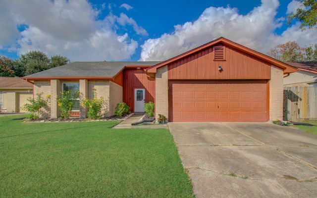2711 N Belgravia Drive, Pearland, TX 77584