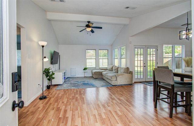 2711 N Belgravia Drive, Pearland, TX 77584