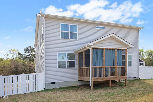 209 Fast Pitch Lane, Four Oaks, NC 27524