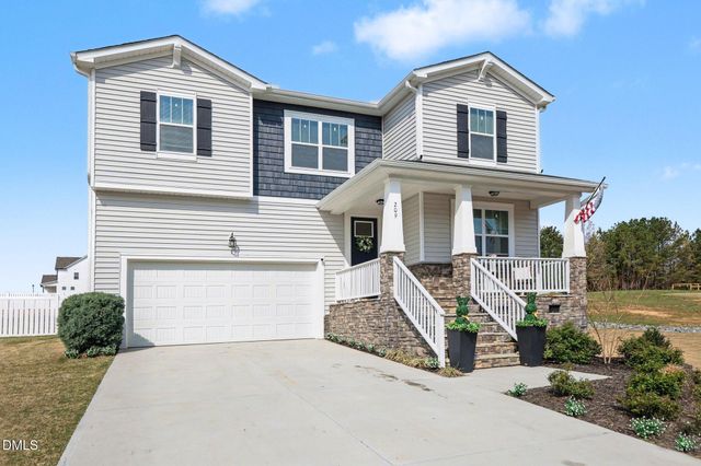 209 Fast Pitch Lane, Four Oaks, NC 27524