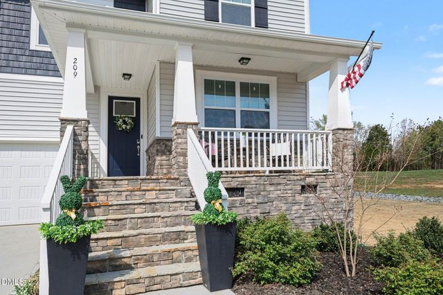 209 Fast Pitch Lane, Four Oaks, NC 27524