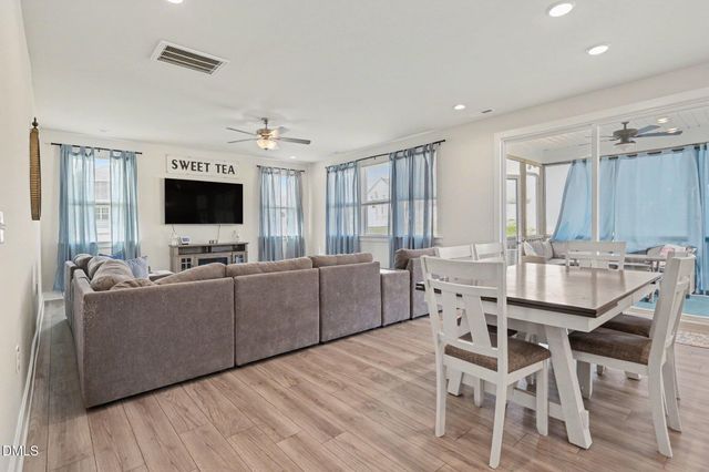 209 Fast Pitch Lane, Four Oaks, NC 27524