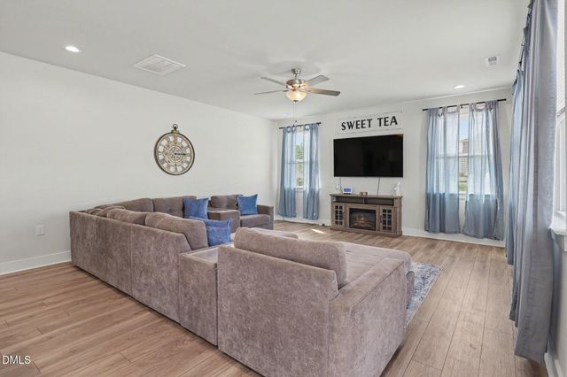 209 Fast Pitch Lane, Four Oaks, NC 27524