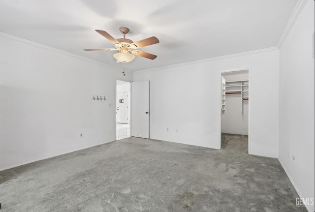 2200 El Portal Dr 36, Bakersfield, CA 93309