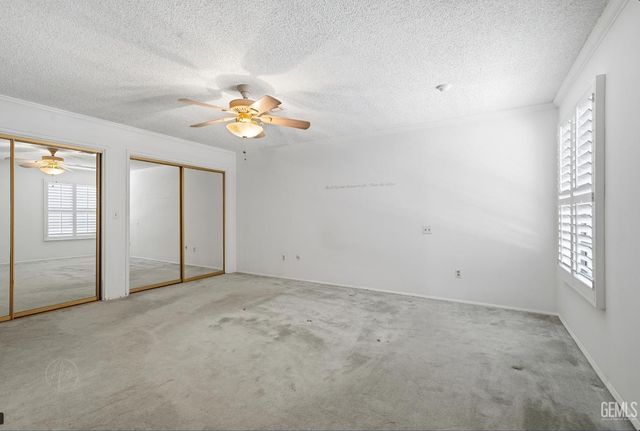 2200 El Portal Dr 36, Bakersfield, CA 93309