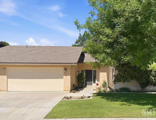 2200 El Portal Dr 36, Bakersfield, CA 93309