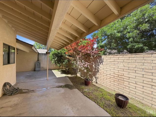 2200 El Portal Dr 36, Bakersfield, CA 93309