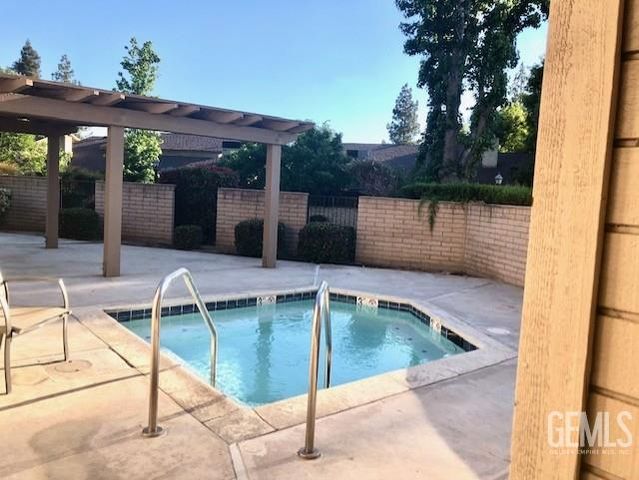 2200 El Portal Dr 36, Bakersfield, CA 93309