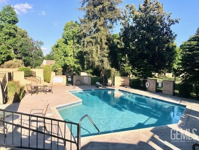2200 El Portal Dr 36, Bakersfield, CA 93309