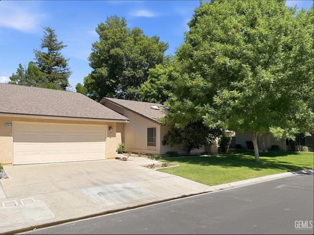 2200 El Portal Dr 36, Bakersfield, CA 93309