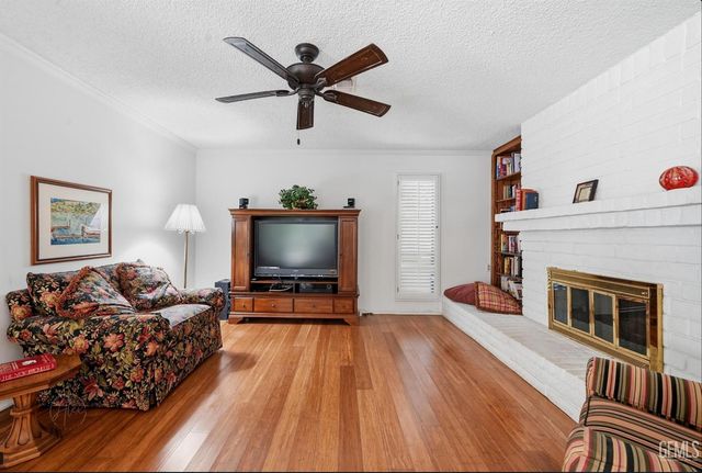 2200 El Portal Dr 36, Bakersfield, CA 93309