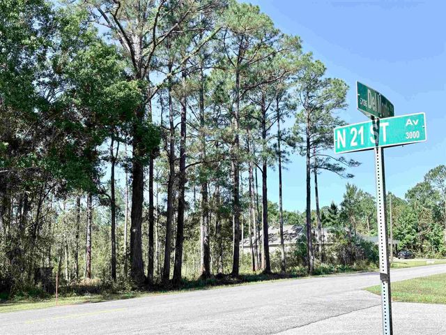 Del Monte St, Milton, FL 32583