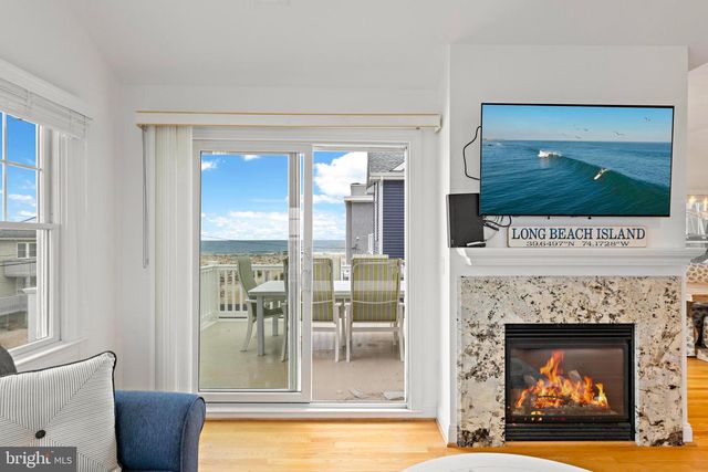 104 E HOBART AVE, Beach Haven, NJ 08008