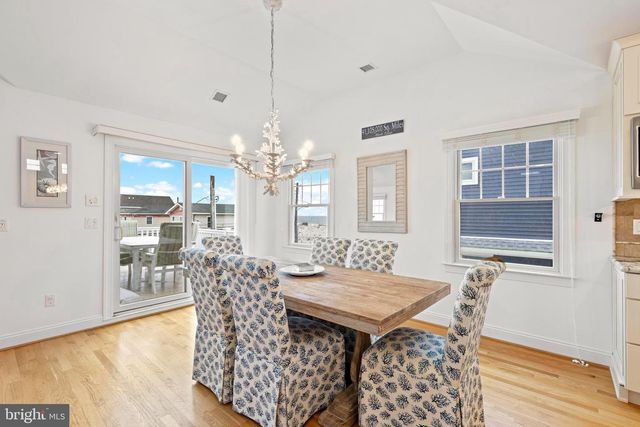 104 E HOBART AVE, Beach Haven, NJ 08008